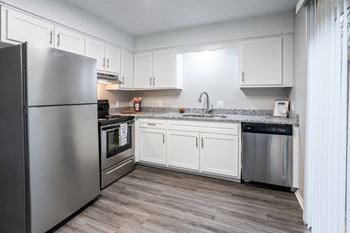 Energy efficient appliances (black or stainless steel)*